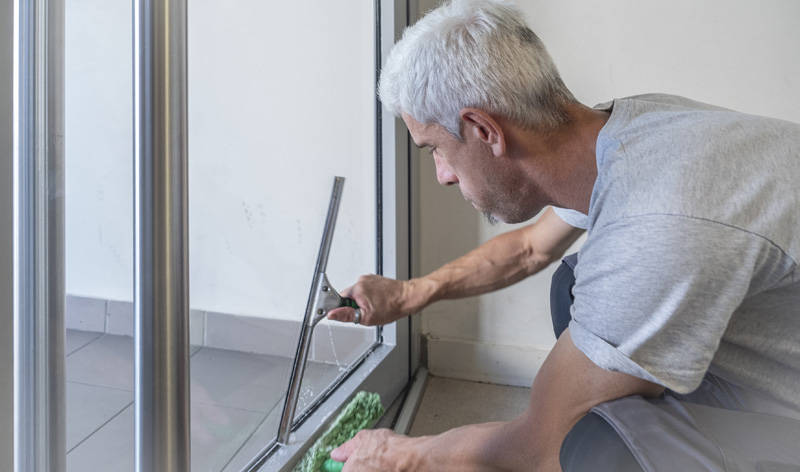 L'importance du nettoyage de vitrerie au printemps - AMS Mulhouse