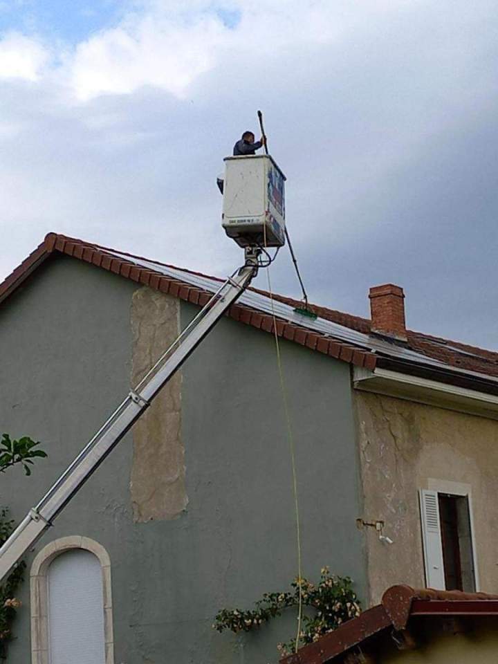 Nettoyage professionnel panneaux photovoltaiques  Neydens